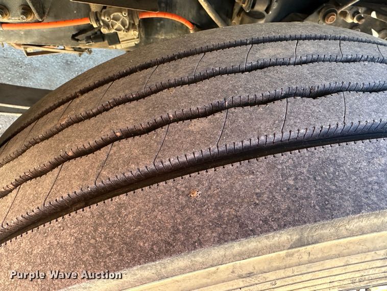 image for item DR7490 2008 Ford F750 Super Duty  utility / service truck