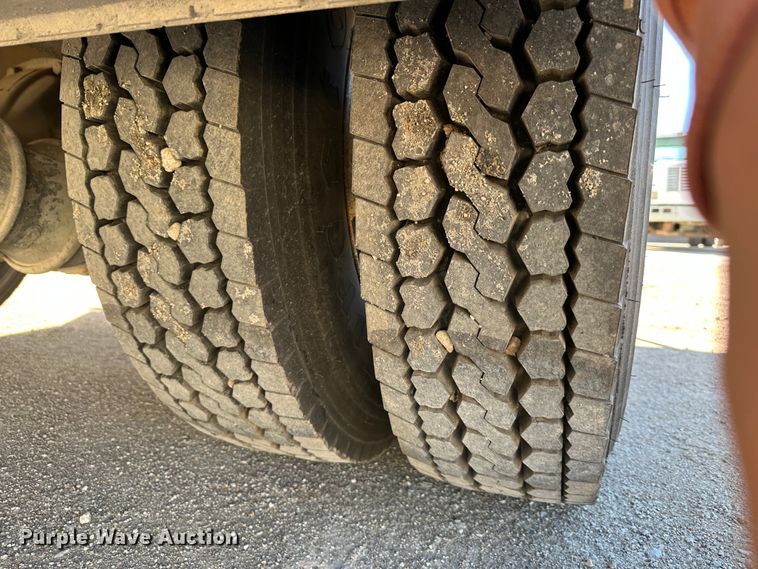 image for item DR7490 2008 Ford F750 Super Duty  utility / service truck