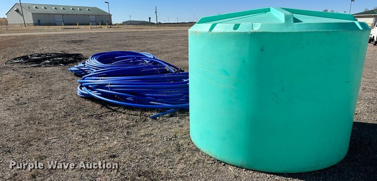 image for item DR7497 1500 gallon poly tank