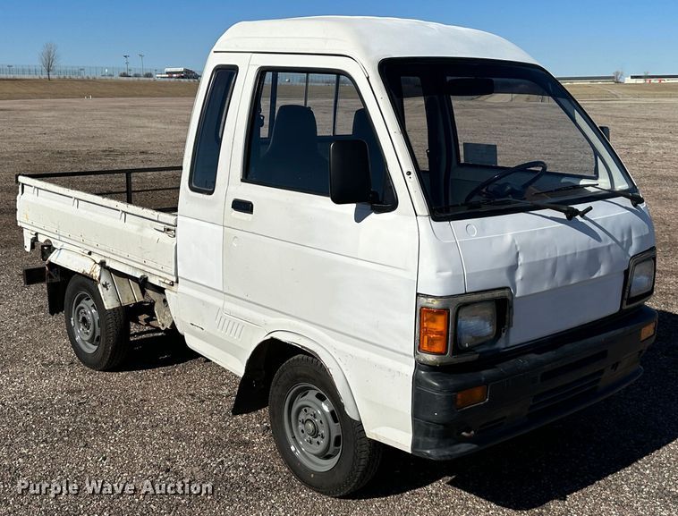 image for item DR7498 Daihatsu  mini truck