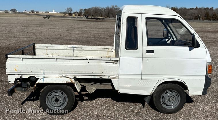 image for item DR7498 Daihatsu  mini truck