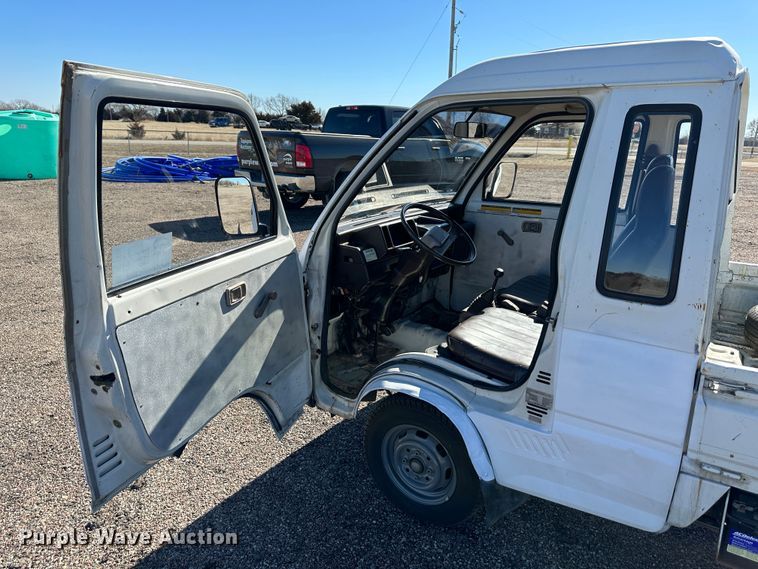 image for item DR7498 Daihatsu  mini truck