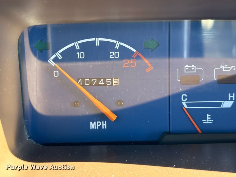 image for item DR7498 Daihatsu  mini truck