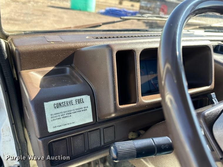 image for item DR7498 Daihatsu  mini truck