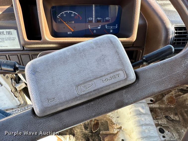 image for item DR7498 Daihatsu  mini truck