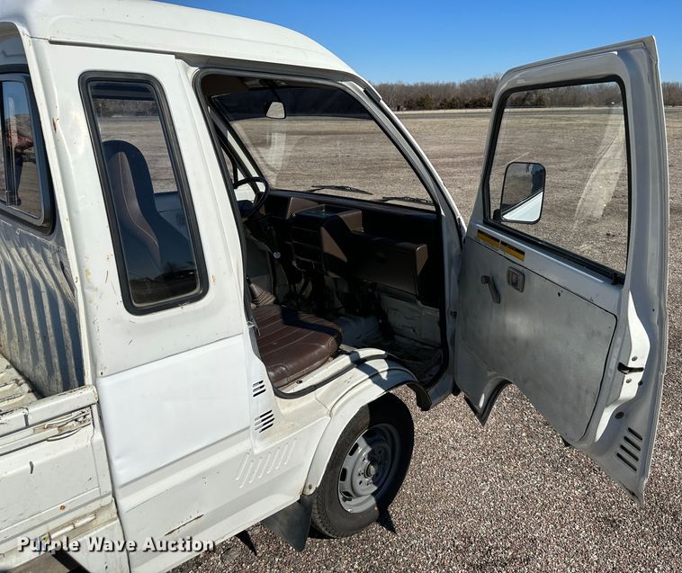 image for item DR7498 Daihatsu  mini truck