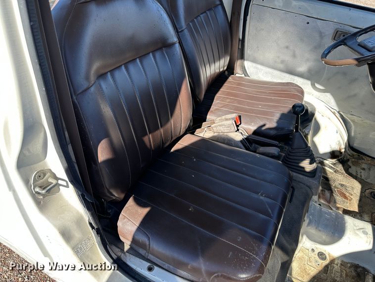 image for item DR7498 Daihatsu  mini truck