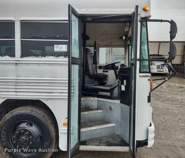 image for item DR8181 1998 Blue Bird TC2000  school bus