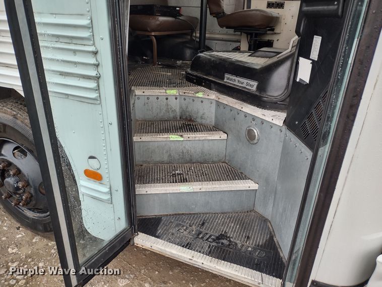 image for item DR8181 1998 Blue Bird TC2000  school bus