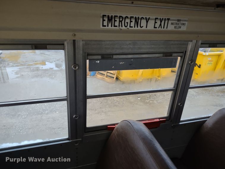 image for item DR8181 1998 Blue Bird TC2000  school bus