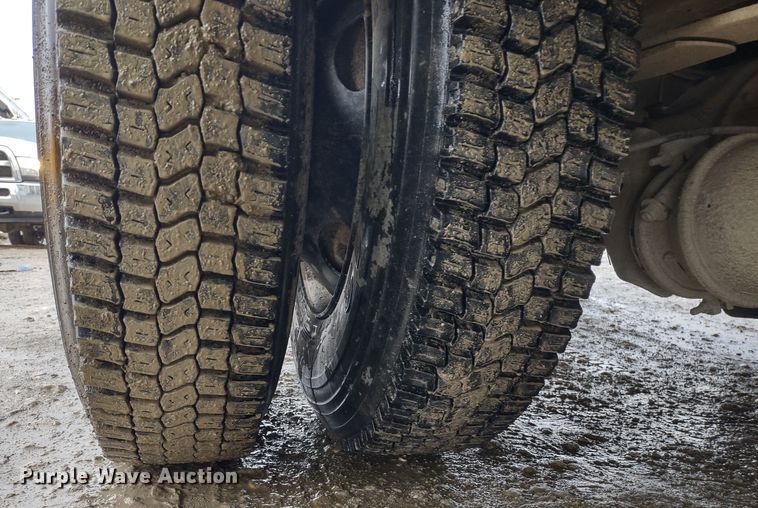 image for item DR8181 1998 Blue Bird TC2000  school bus