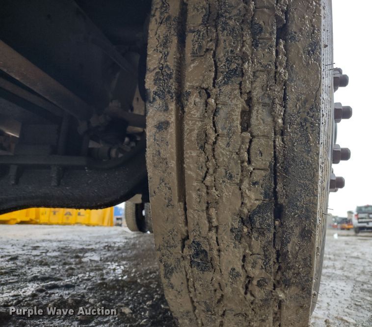 image for item DR8181 1998 Blue Bird TC2000  school bus