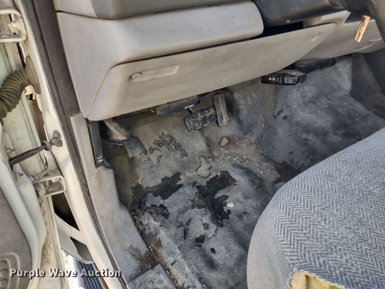 image for item DR8193 2000 Ford F250 Super Duty  pickup truck