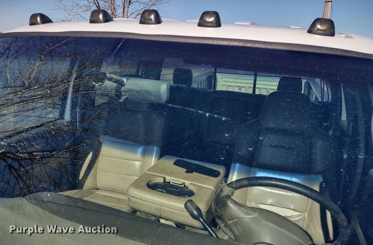 image for item DR8213 2004 Ford F350 Super Duty Lariat  Crew Cab pickup truck