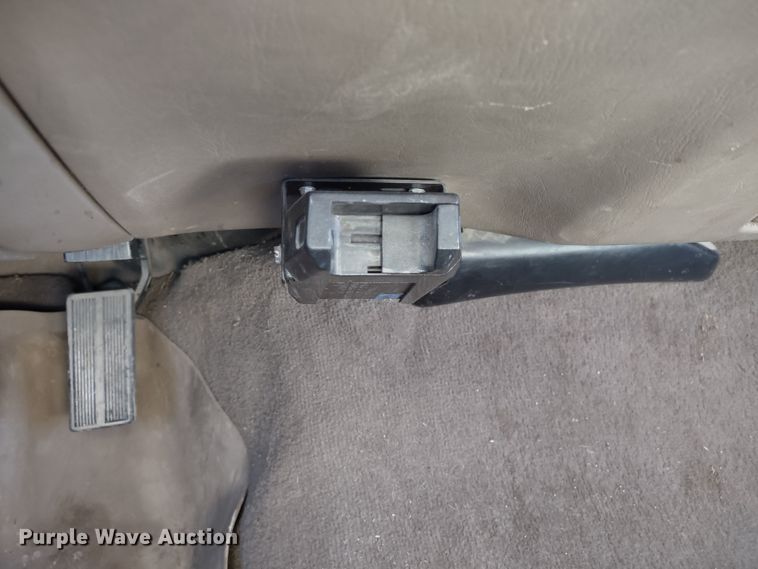 image for item DR8213 2004 Ford F350 Super Duty Lariat  Crew Cab pickup truck