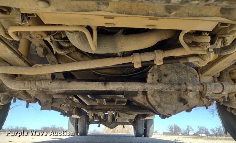 image for item DR8213 2004 Ford F350 Super Duty Lariat  Crew Cab pickup truck