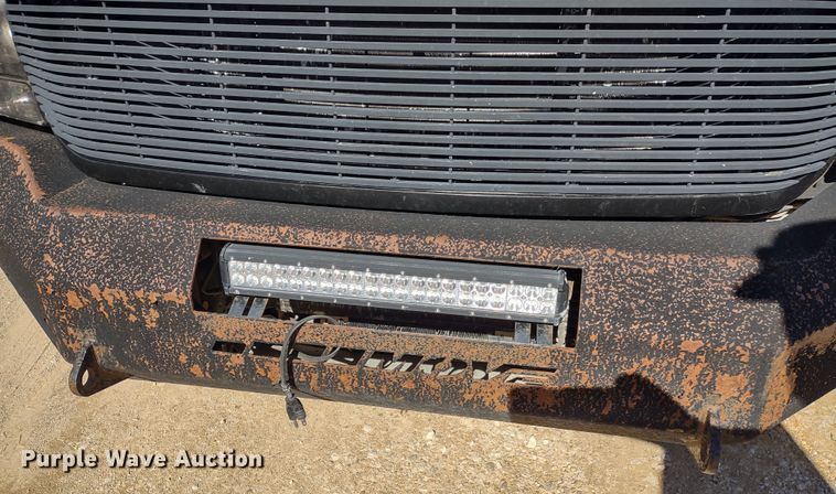 image for item DR8213 2004 Ford F350 Super Duty Lariat  Crew Cab pickup truck