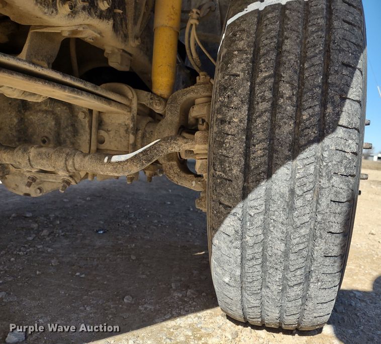 image for item DR8213 2004 Ford F350 Super Duty Lariat  Crew Cab pickup truck