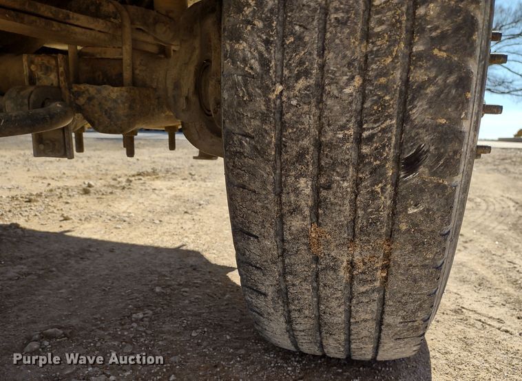 image for item DR8213 2004 Ford F350 Super Duty Lariat  Crew Cab pickup truck