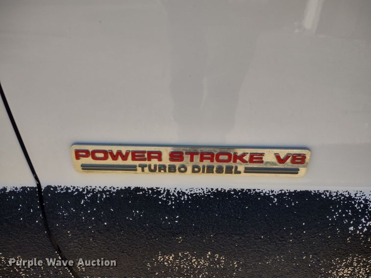 image for item DR8213 2004 Ford F350 Super Duty Lariat  Crew Cab pickup truck