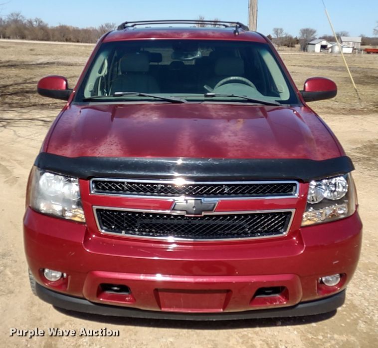 image for item DR8214 2007 Chevrolet Suburban LS 1500  SUV