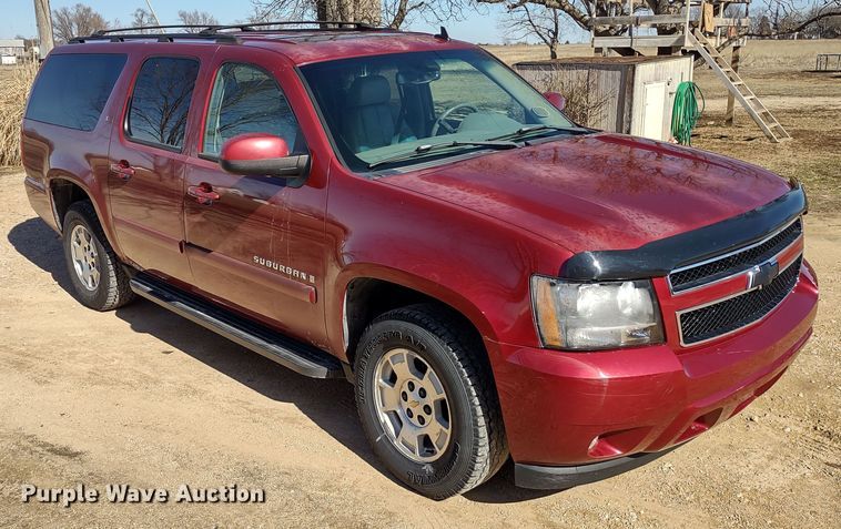image for item DR8214 2007 Chevrolet Suburban LS 1500  SUV