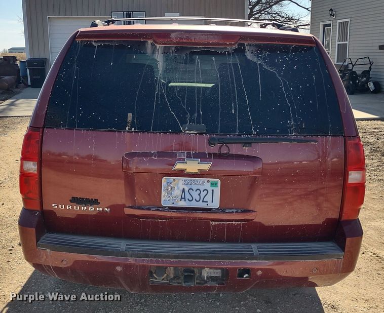 image for item DR8214 2007 Chevrolet Suburban LS 1500  SUV
