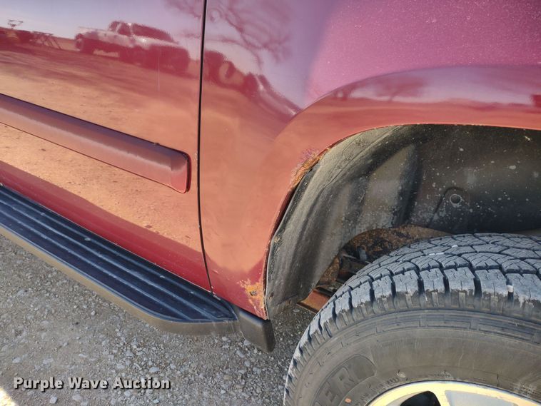 image for item DR8214 2007 Chevrolet Suburban LS 1500  SUV