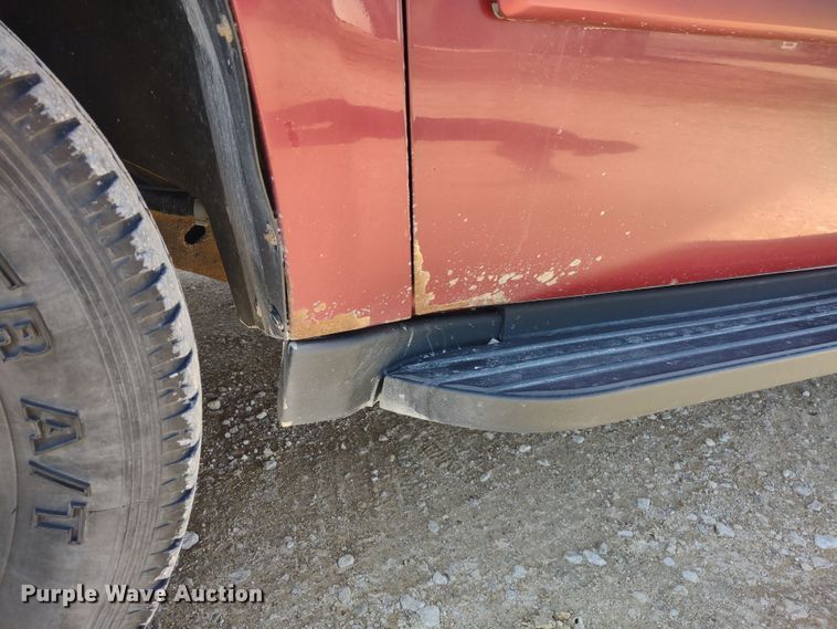 image for item DR8214 2007 Chevrolet Suburban LS 1500  SUV