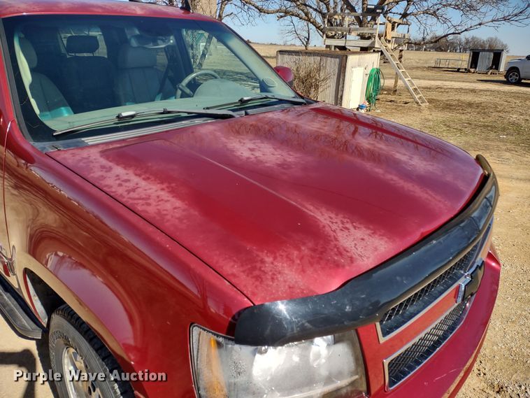 image for item DR8214 2007 Chevrolet Suburban LS 1500  SUV