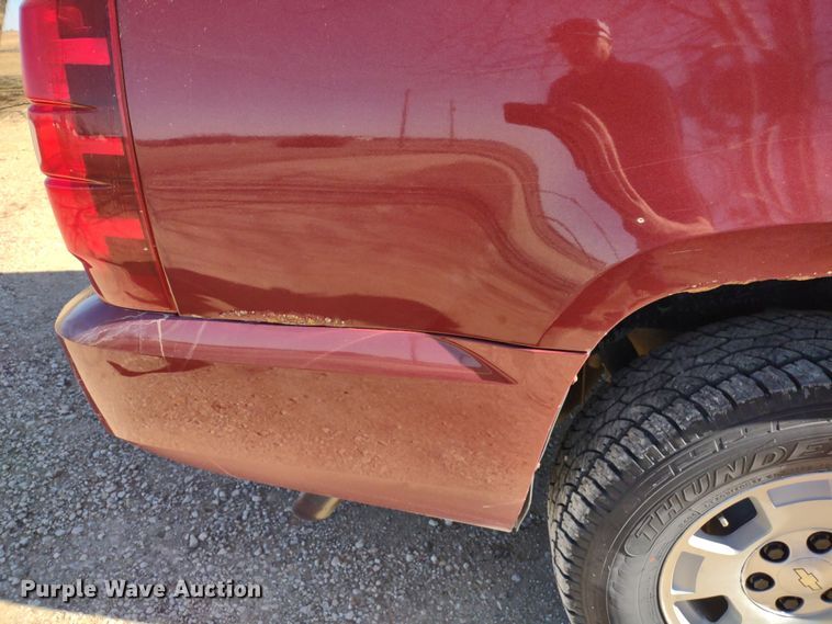 image for item DR8214 2007 Chevrolet Suburban LS 1500  SUV