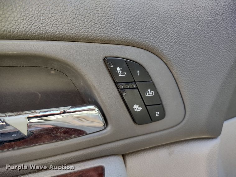 image for item DR8214 2007 Chevrolet Suburban LS 1500  SUV