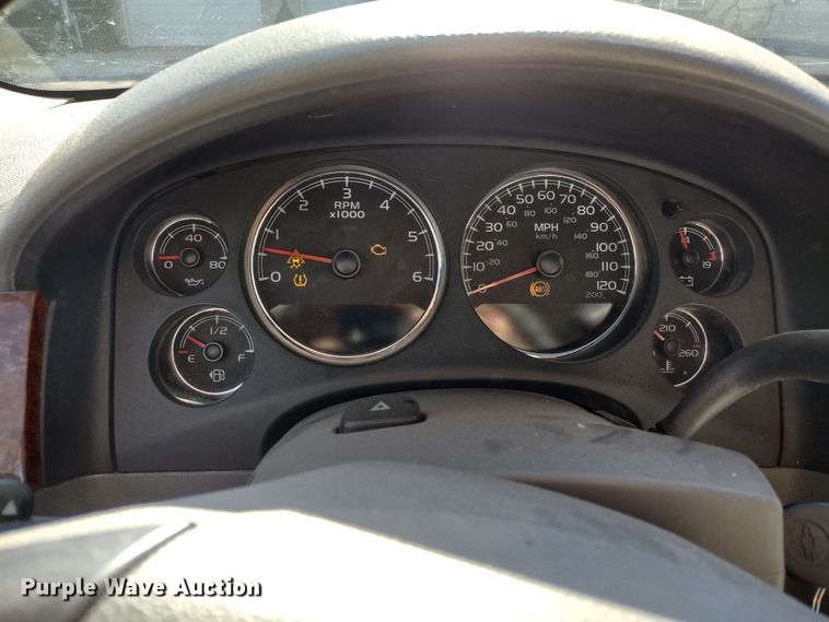 image for item DR8214 2007 Chevrolet Suburban LS 1500  SUV