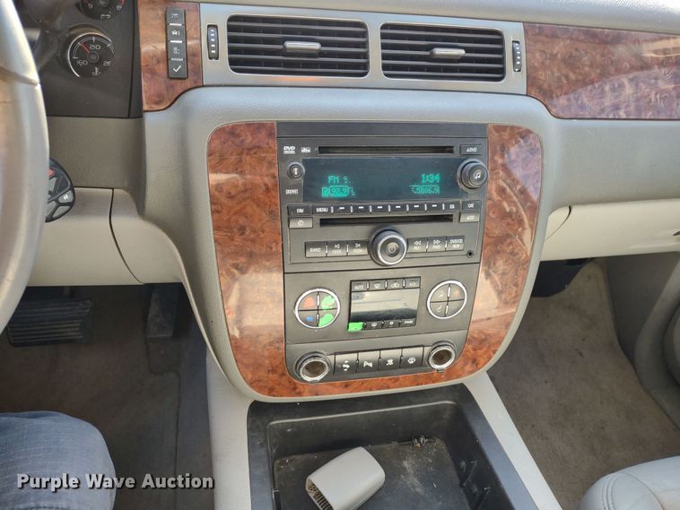 image for item DR8214 2007 Chevrolet Suburban LS 1500  SUV