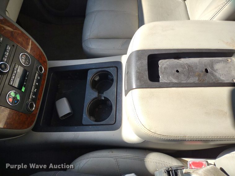 image for item DR8214 2007 Chevrolet Suburban LS 1500  SUV