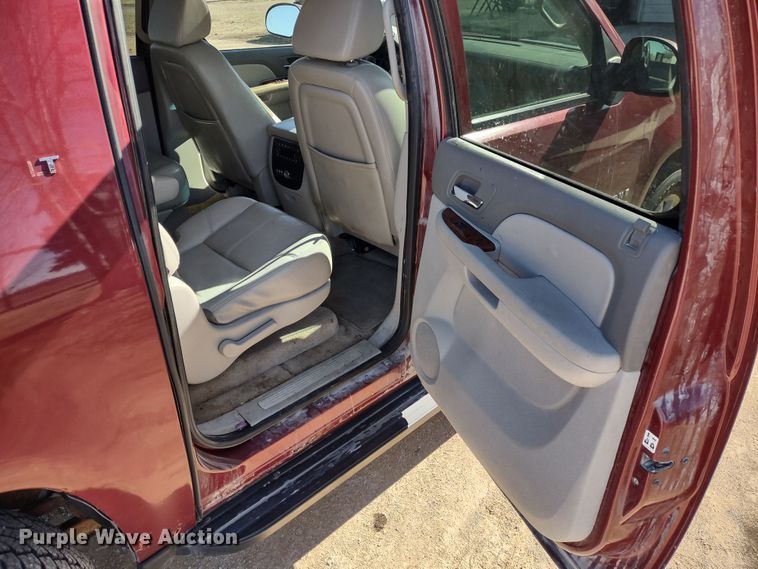 image for item DR8214 2007 Chevrolet Suburban LS 1500  SUV