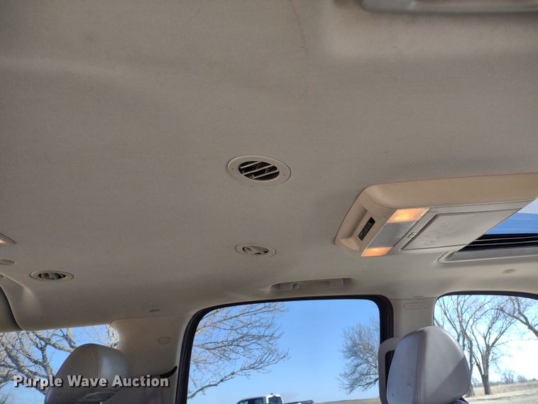 image for item DR8214 2007 Chevrolet Suburban LS 1500  SUV