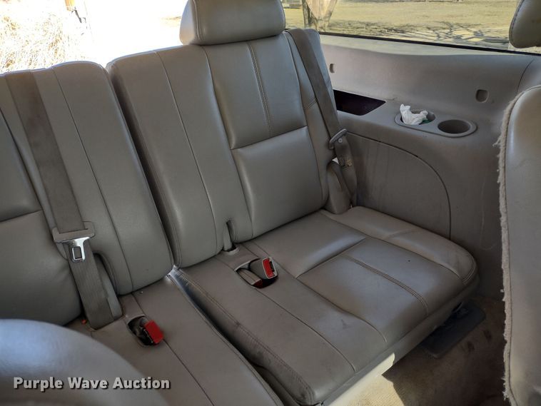 image for item DR8214 2007 Chevrolet Suburban LS 1500  SUV