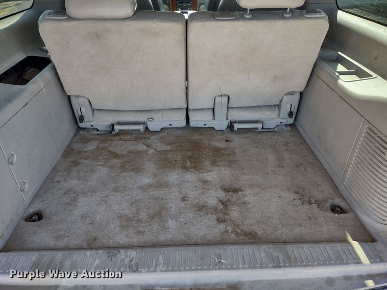image for item DR8214 2007 Chevrolet Suburban LS 1500  SUV