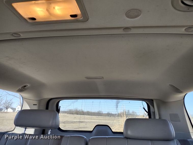 image for item DR8214 2007 Chevrolet Suburban LS 1500  SUV
