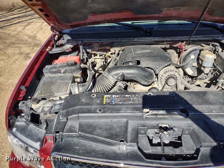 image for item DR8214 2007 Chevrolet Suburban LS 1500  SUV