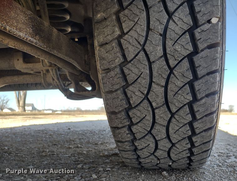 image for item DR8214 2007 Chevrolet Suburban LS 1500  SUV