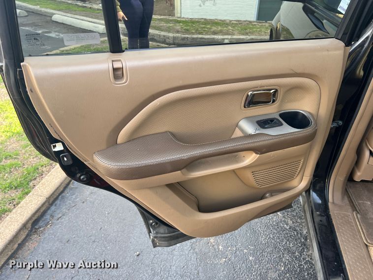 image for item DS2742 2005 Honda Pilot  SUV