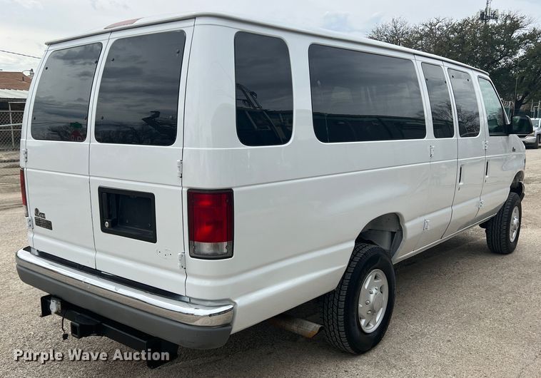 image for item DS2743 1999 Ford E350 Super Duty  van