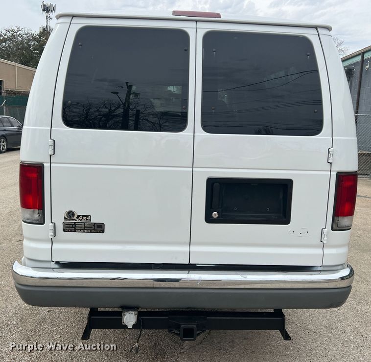 image for item DS2743 1999 Ford E350 Super Duty  van