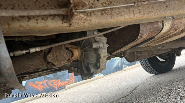 image for item DS2743 1999 Ford E350 Super Duty  van