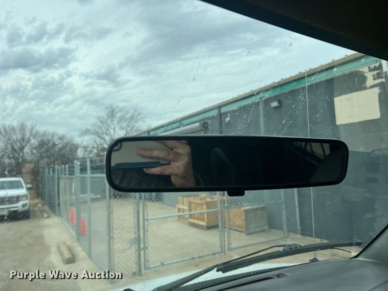 image for item DS2743 1999 Ford E350 Super Duty  van