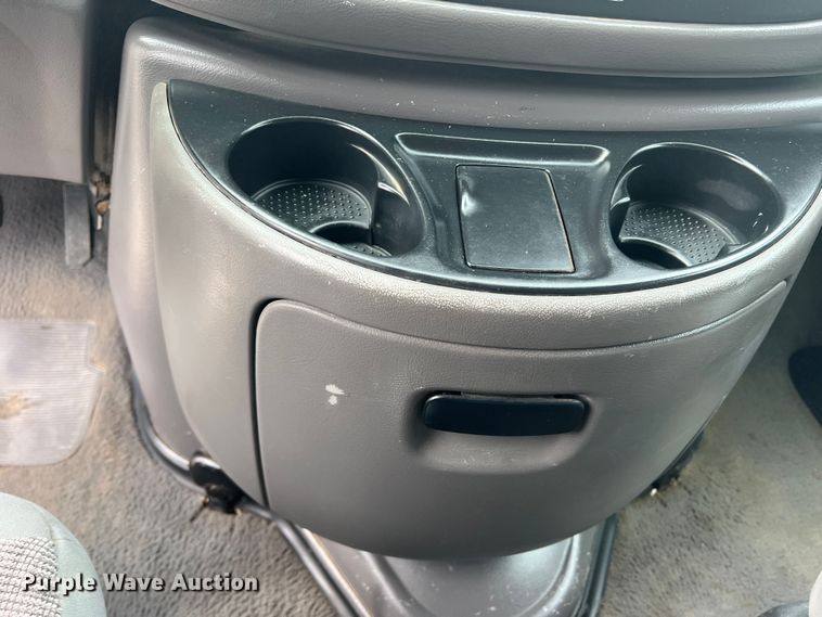 image for item DS2743 1999 Ford E350 Super Duty  van