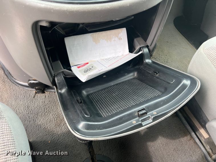 image for item DS2743 1999 Ford E350 Super Duty  van