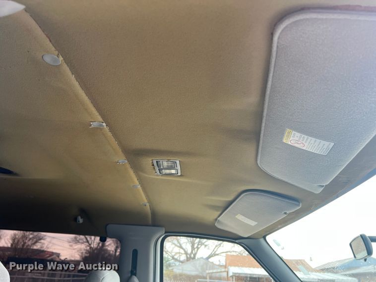 image for item DS2743 1999 Ford E350 Super Duty  van